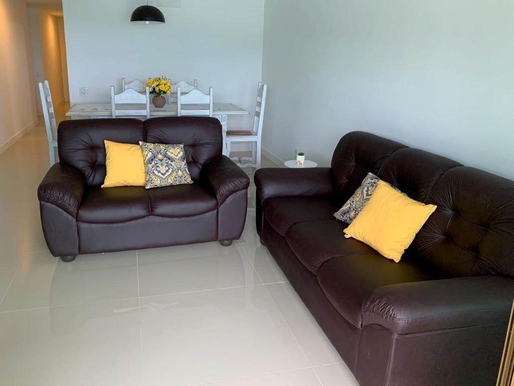 Apartamento Praia Dos Anjos 2 Vagas De Garagem E Ar-Condicionado อาร์ไฮยัล โด กาโบ ภายนอก รูปภาพ